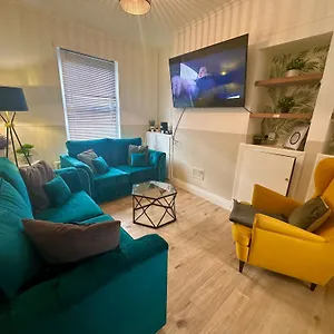 2br Side House Holiday home